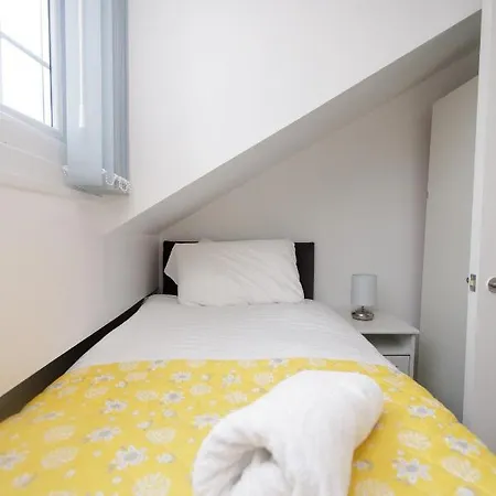 Amiri House * לידס